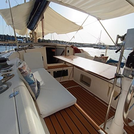 Dormire In Barca A Vela Maratea Kültér fotó