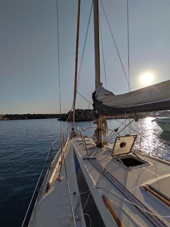 Dormire In Barca A Vela Maratea Kültér fotó